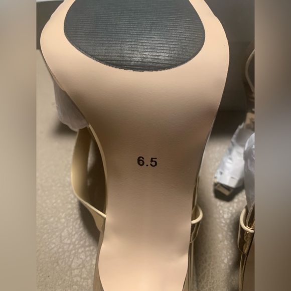 ITOZER Womens Gold Square Open Toe Crossover Strap High Heel Shoes NEW Size 6.5 - Picture 7 of 8